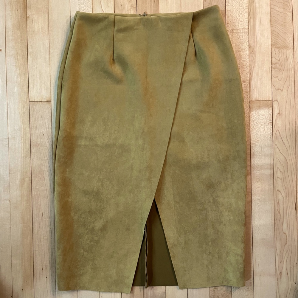 DO+BE Olive Midi Skirt